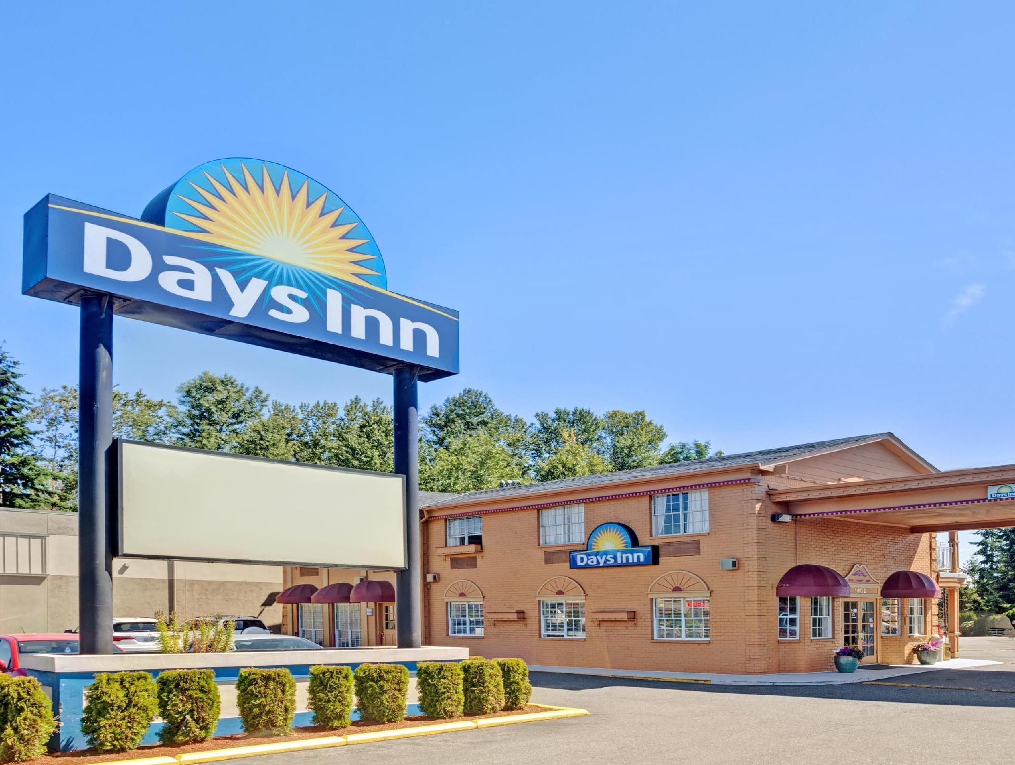 Days Inn By Wyndham Everett Exteriör bild